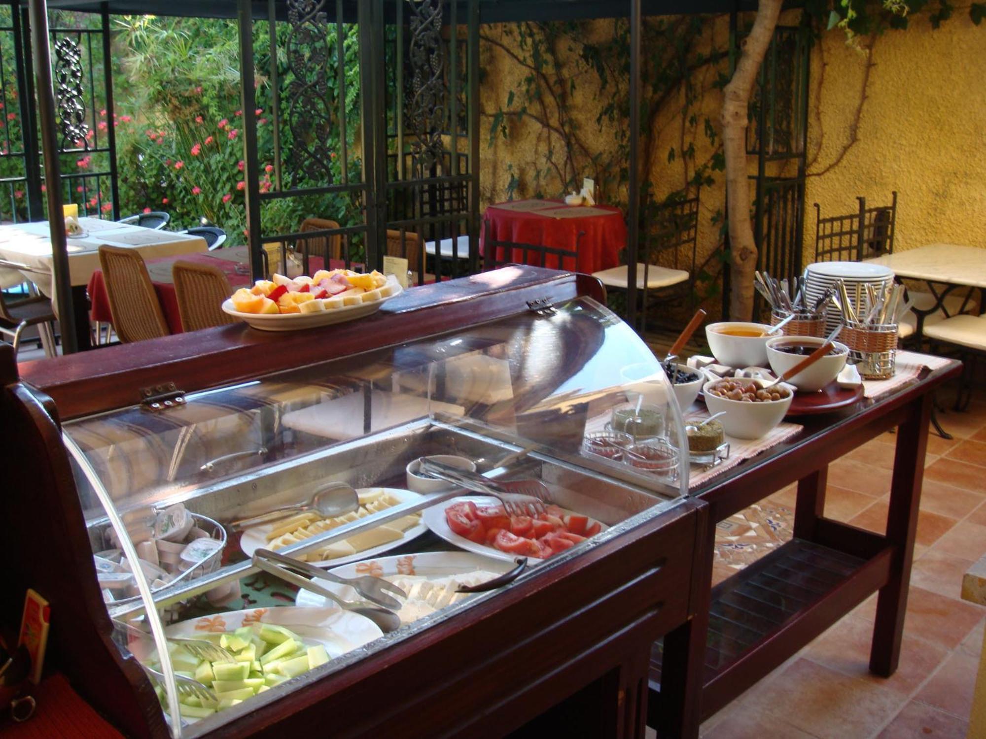 Villa Danlin Hotel Гьочек Екстериор снимка