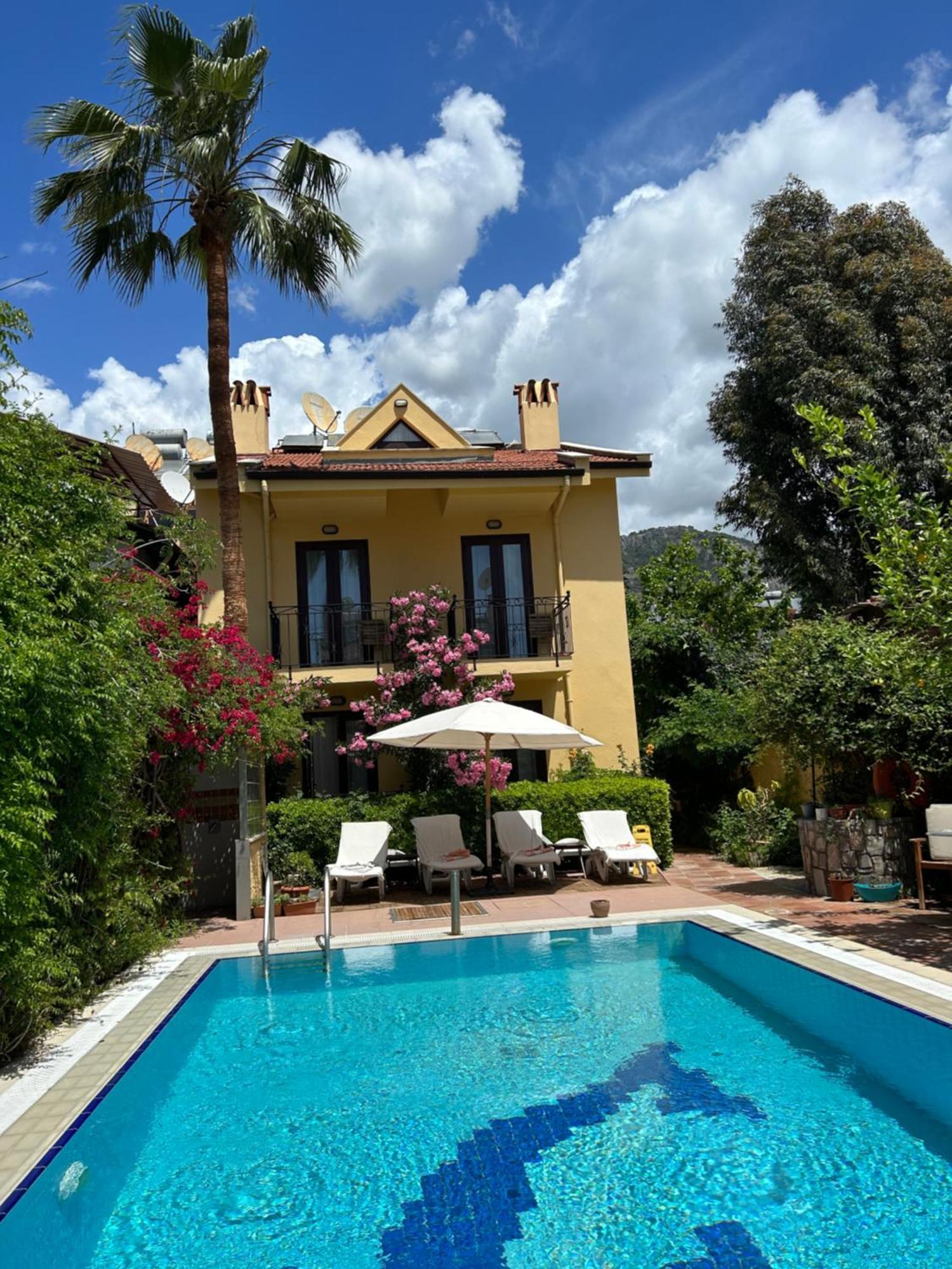 Villa Danlin Hotel Гьочек Екстериор снимка