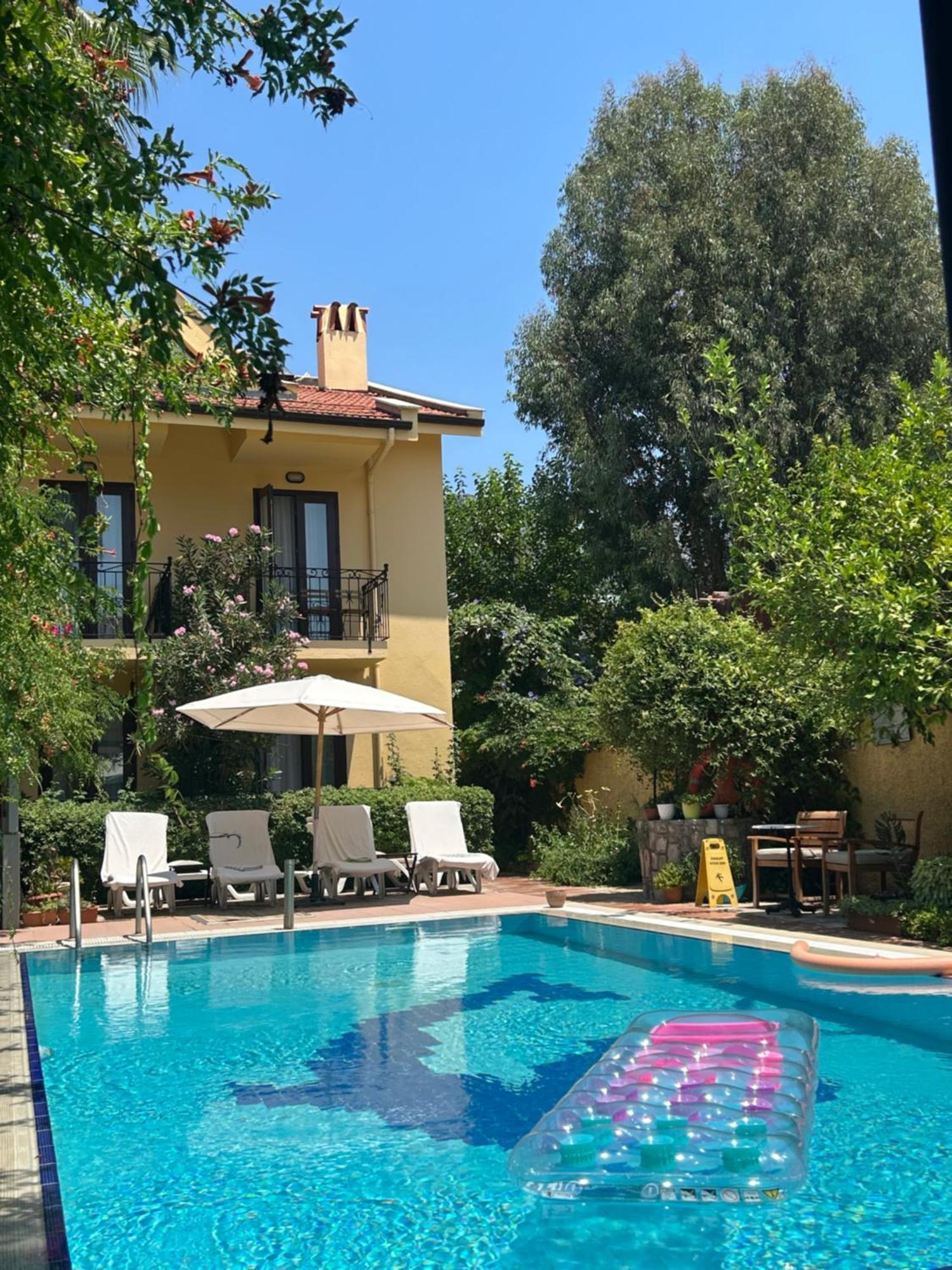 Villa Danlin Hotel Гьочек Екстериор снимка